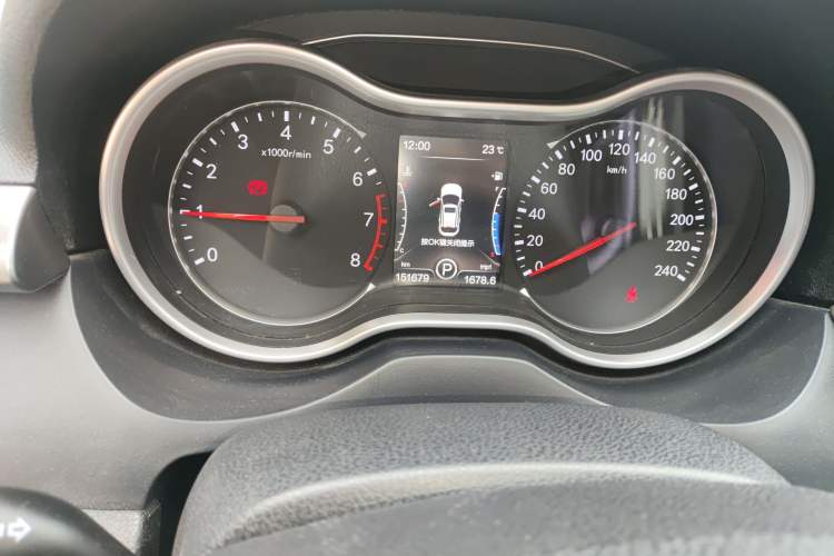 Used Bestune X80 2018 Live Edition 1.8T Automatic Luxury Model Odometer Close Up