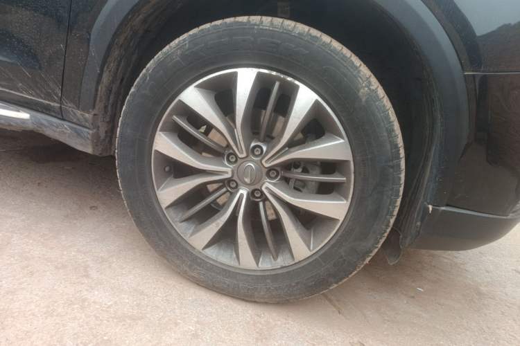 Used GAC Trumpchi GS8 2017 320T Two-Wheel Drive Luxury Smart Connectivity Version (7 Seats) Right Front Wheel Hub