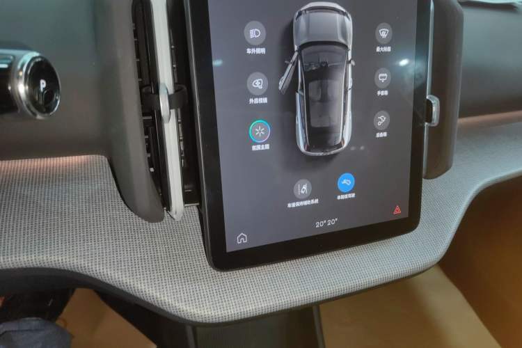 Used Volvo EX30 2025 Rear-Drive Long-Range Version Ultra Audio And AC Panel