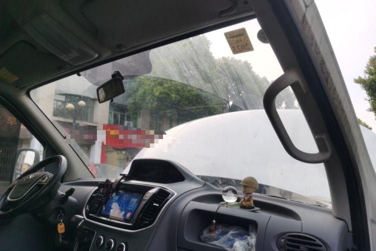 Used SAIC MAXUS Xintu V80 2019 2.5T Classic AMT Aoyuntong Facelifted Short-Wheelbase Mid-Roof 5/6-Seater Headliner