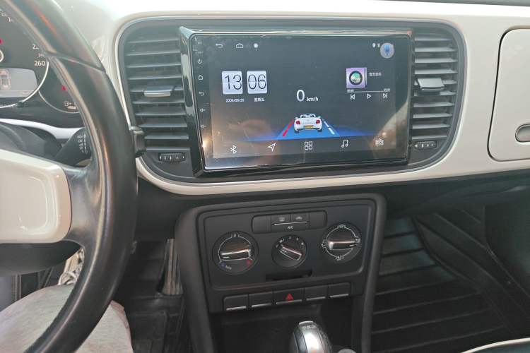 Used Volkswagen Beetle 2013 1.2TSI Fashion Edition Audio And AC Panel