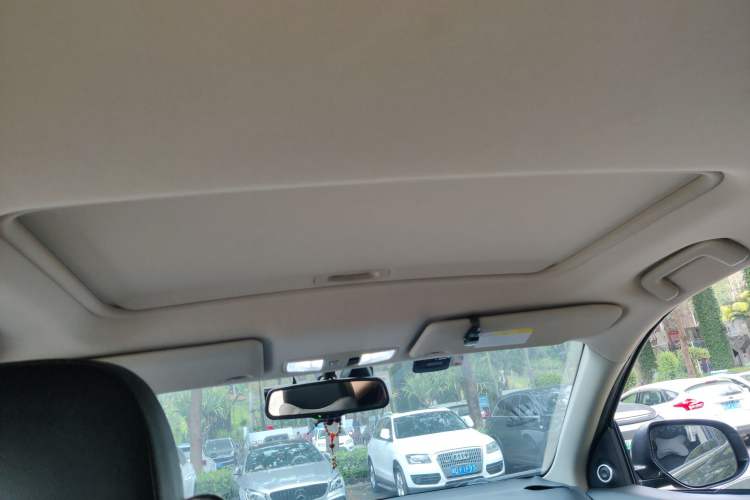 Used Mitsubishi Outlander 2018 2.4L 4x4 Elite Edition 5 Seats Headliner