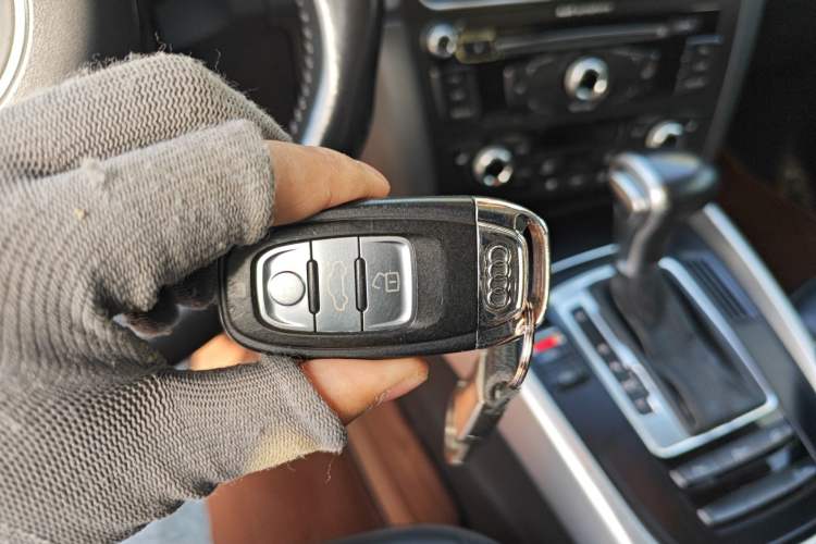 Used Audi Q5 2016 40 TFSI Trendy Edition Vehicle Key