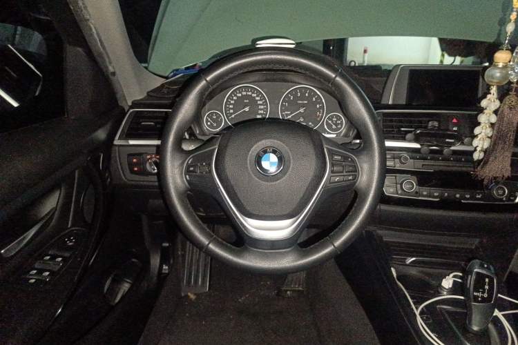 Used BMW 3 Series 2016 316Li Fashion Model
