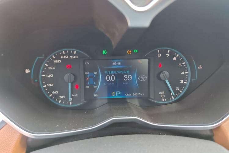 Used Soueast DX7 2015 1.5T Automatic Prestige Model
