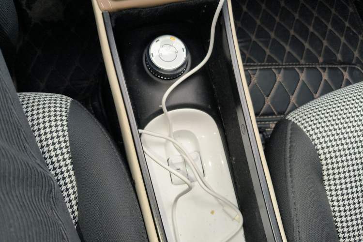 Used Wuling Hongguang MINIEV 2024 3rd Generation 215km Advanced Version Gear Lever