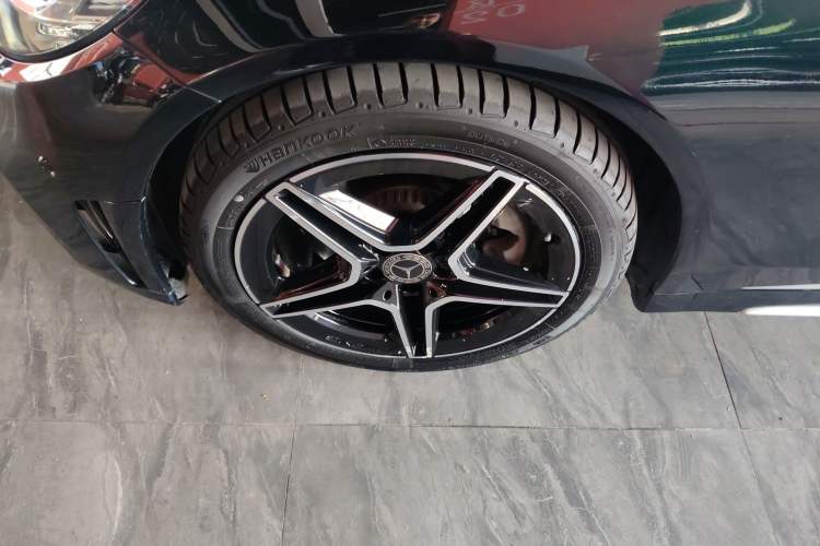 Used Mercedes-Benz C-Class 2021 C 260 L Sport Edition Star Collection Left Front Wheel Hub