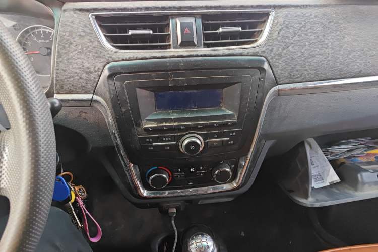 Used Jinbei Hiace X30 2021 1.5L Comfort Plus Central Air-Conditioned Van China VI Standard SWC15M
