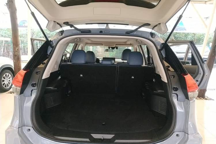 Used Nissan X-Trail 2025 Honor 2.0L Two-Wheel Drive Leading Edition Trunk