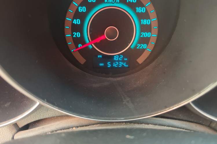 Used CHANGAN Eado 2012 1.6L Manual Luxury Model China IV Standard Odometer Close Up