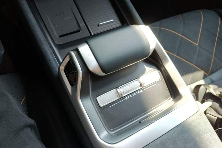 Used Deepal G318 2025 Worry-Free Adventure Edition Four-Wheel Drive Secret Realm Version Gear Lever