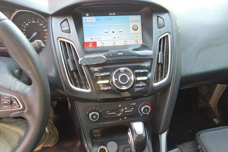 Used Ford Focus 2018 Hatchback Classic 1.6L Automatic Trendy SmartDrive Edition
