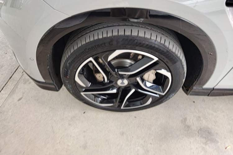 Used Denza N7 2025 630 All-Wheel Drive Intelligent Driving Dual-Laser Flagship Edition Left Front Wheel Hub