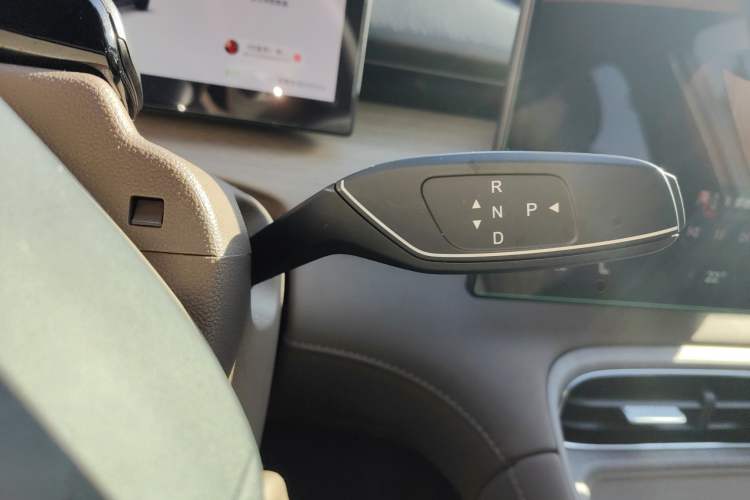 Used Chery Tiggo 8 PLUS C-DM 2025 1.5T 116 km Prestige Version 5 Seats
