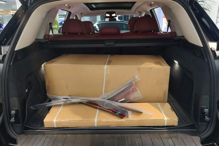 Used BMW X5 2026 Model, xDrive 30Li Prestige M Sport Night Package Trunk