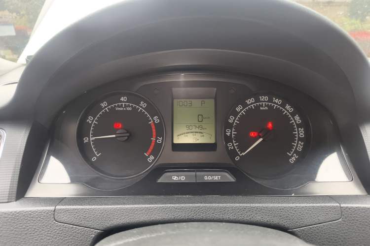 Used Skoda Rapid 2015 1.6L Automatic Smart Selection Model