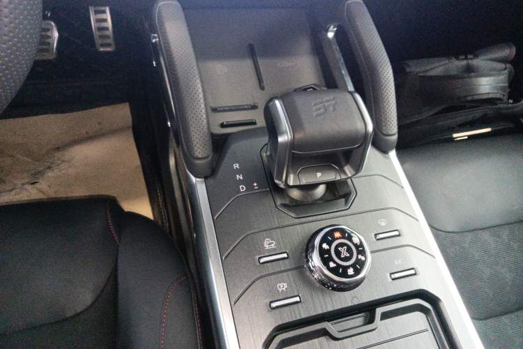 Used JETOUR Traveler 2023 2.0T All-Wheel-Drive CrossPRO Gear Lever