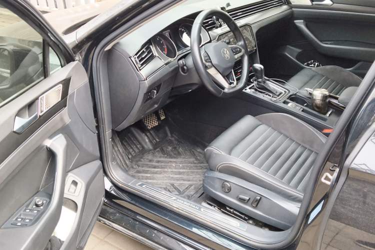 Used Volkswagen Magotan 2020 330TSI DSG Leading Model
