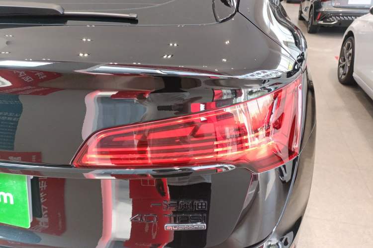 Used Audi Q5L Sportback 2022 Updated 40 TFSI Luxury Edition Right Rear Taillight