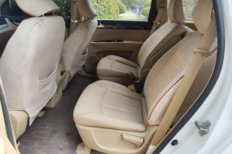Used Baojun 730 2016 1.5L Manual Comfort Version 7 Seats China V Emission Standard

