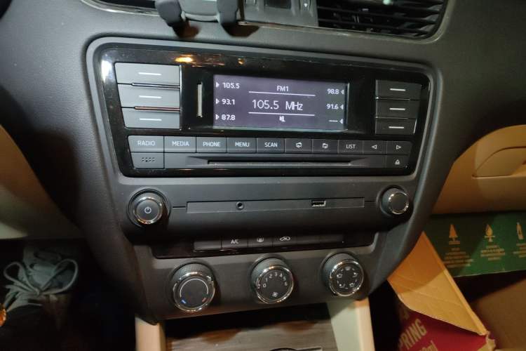 Used Skoda Octavia 2015 1.6L Automatic Yijun Edition
