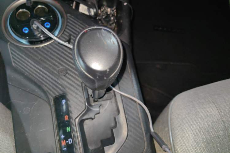 Used Toyota RAV4 2015 2.0L CVT Two-Wheel Drive Fashion Edition Gear Lever