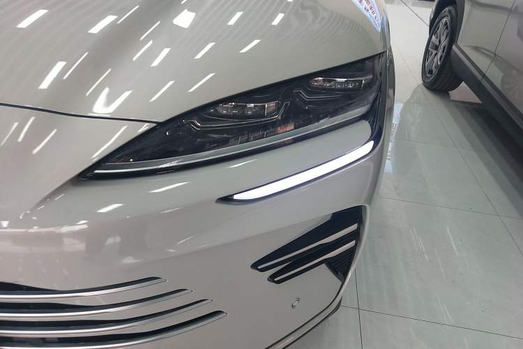 Used BYD Song PLUS New Energy 2025 DM-i 160KM Flagship Model
