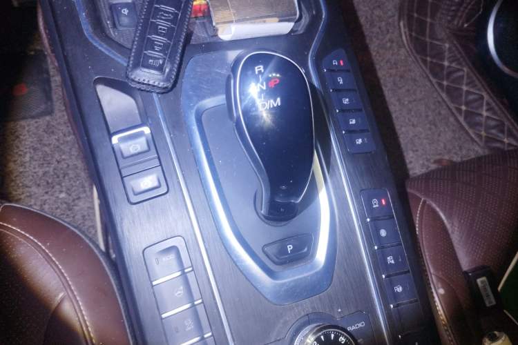 Used Wey VV6 2018 2.0T Four-Wheel Drive Flagship Version China V Standard
