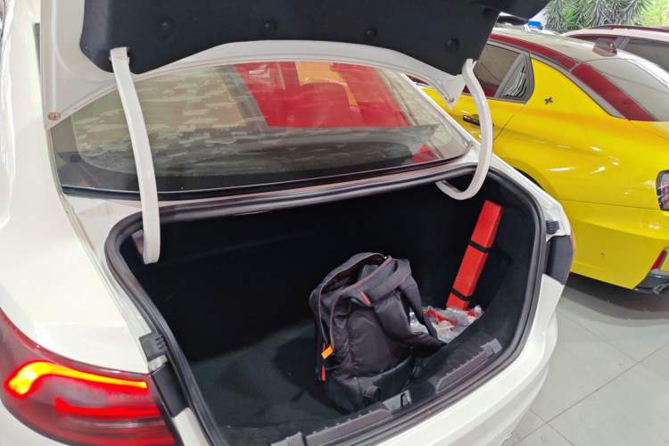 Used Ford Escort 2015 1.5L Automatic Comfort Edition Trunk