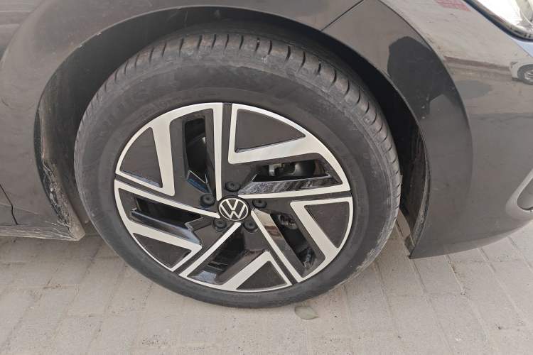 Used Volkswagen Sagitar 2024 300TSI DSG Excellence Edition Right Front Wheel Hub