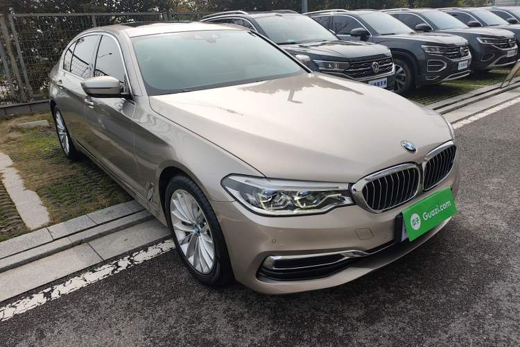 Used BMW 5 Series New Energy 2019 Updated Version 530Le Luxury Package Front Right 45 Deg
