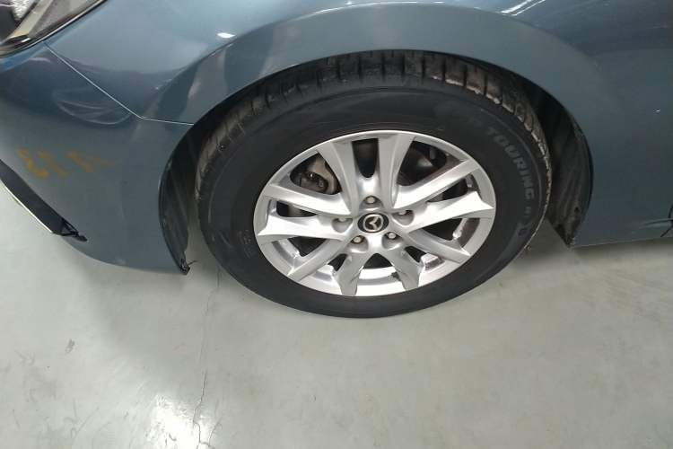 Used Mazda Mazda 3 Axela 2014 Sedan 1.5L Automatic Luxury Model
