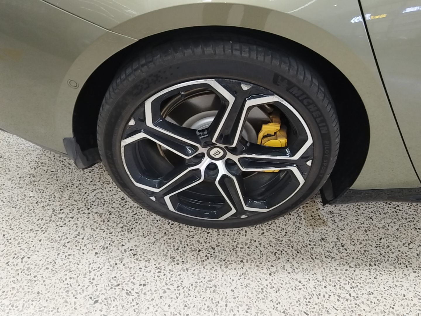 Xiaomi Auto SU7 2024 Rear-Drive Ultra-Long Range Advanced Pro-Level Intelligent Driving Version — снимка 11