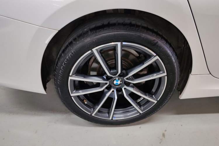 Used BMW 3 Series 2024 325Li M Sport Package Right Rear Wheel Hub