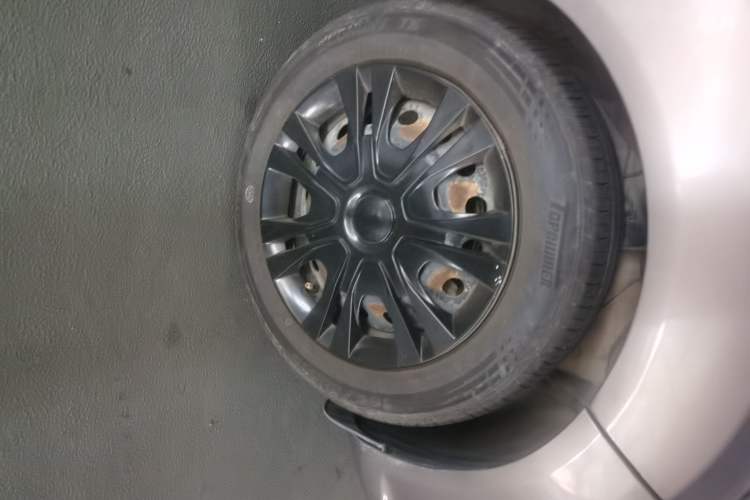 Used Ford Fiesta 2013 Sedan 1.5L Manual Fashion Edition Right Front Wheel Hub