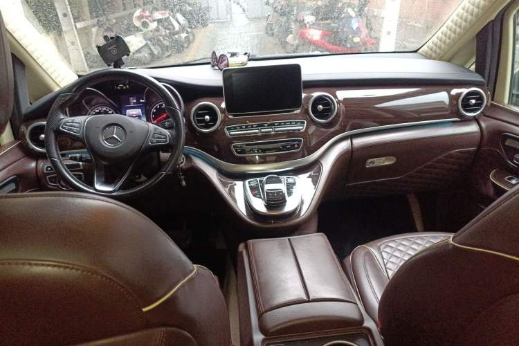 Used Mercedes-Benz V-Class 2016 V 260 Avantgarde Edition