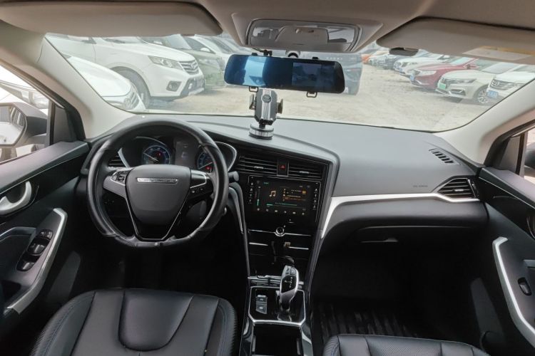 Used Venucia D60EV 2022 Standard Range Smart Drive Version Center Console