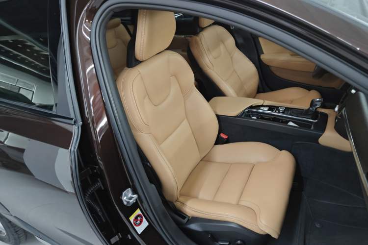 Used Volvo V90 2017 Cross Country T5 AWD Smart Range Edition Right Front Seat