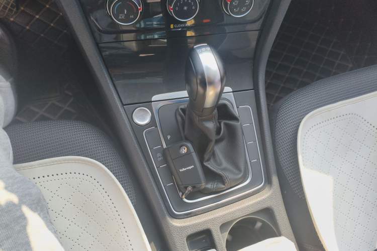 Used Volkswagen Golf 2020 Zhiai Edition 280TSI DSG Comfort Model Gear Lever