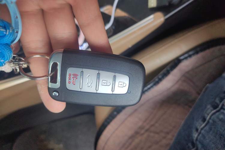 Used Hyundai Sonata 2011 2.0L Automatic Luxury Edition
