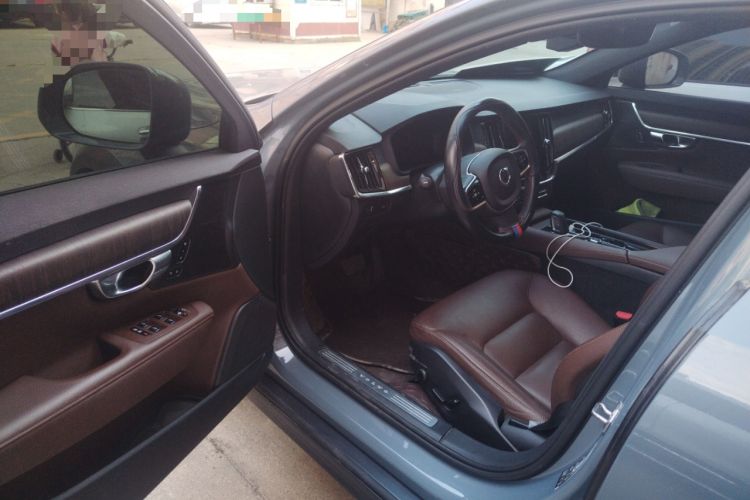 Used Volvo V90 2021 Cross Country B5 AWD Smart Range Edition Driver Seat