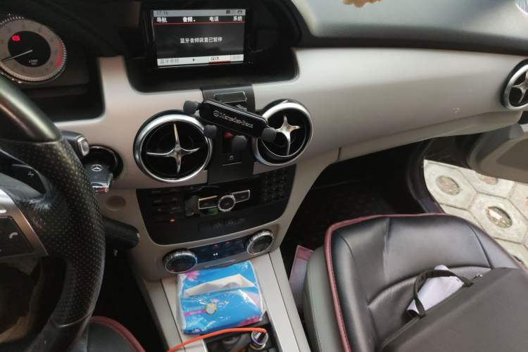 Used Mercedes-Benz GLK-Class 2015 GLK 260 4MATIC Dynamic Edition Ultimate Version Audio And AC Panel