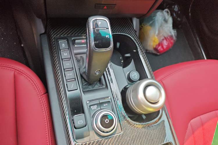 Used Maserati Ghibli 2014 3.0T Standard Edition Gear Lever