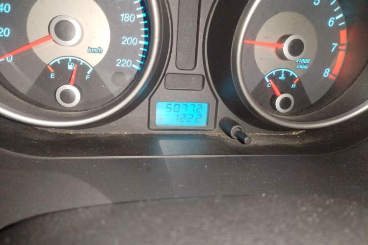 Used Buick Excelle 2011 1.6 LE-AT Odometer Close Up