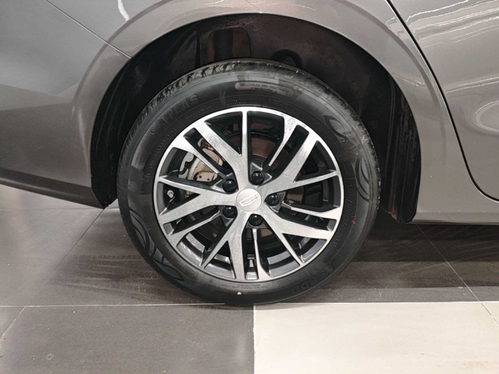 Geely Auto Emgrand 2025 4th Generation 1.5L CVT Starry Edition — снимка 11