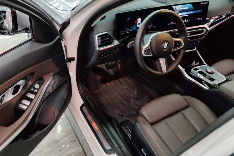 Used BMW i3 2024 eDrive 35 L
