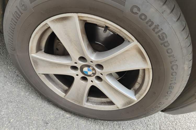 Used BMW X5 2013 xDrive35i Leading Model Right Front Wheel Hub