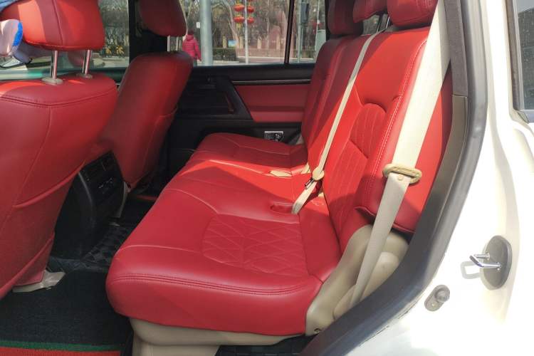 Used Toyota Land Cruiser 2010 4.0L Automatic VX
