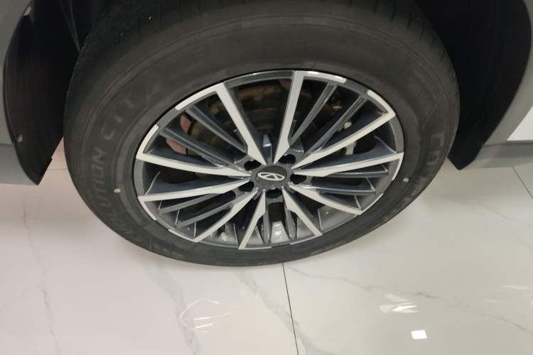 Used Chery Tiggo 8 PRO 2024 Champion Edition 290T Two-Wheel Drive Shining Version 7 Seats Right Rear Wheel Hub