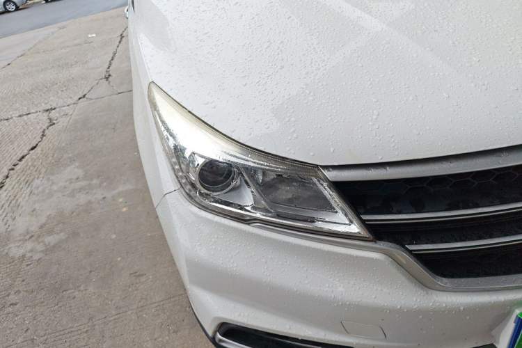 Used Baojun 730 2019 1.5L Manual Fashion Model 7-seater China VI